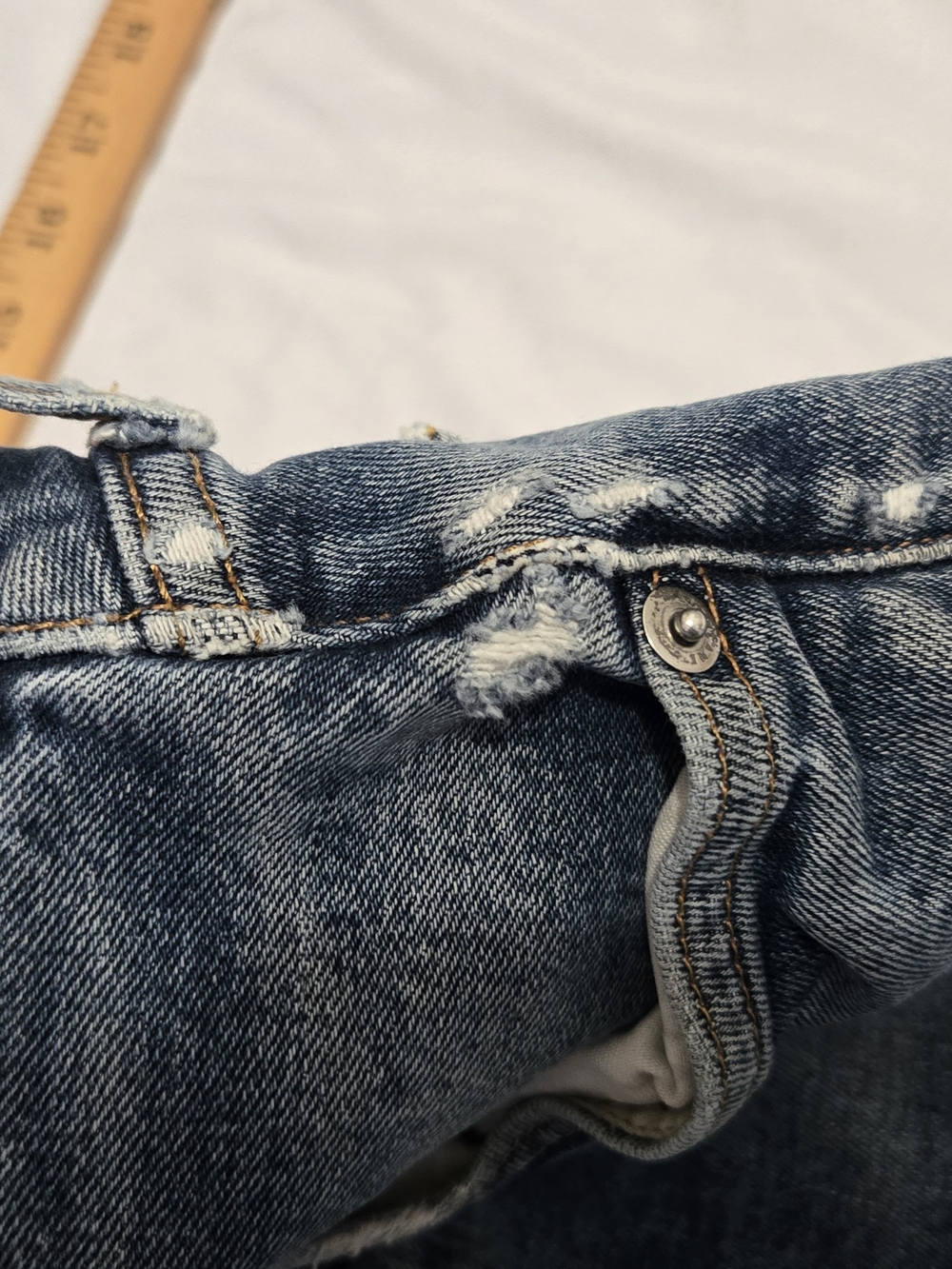 Everlane Men's Slim Straight Jeans in Washed Blue Sz 33x34 - Picture 4 of 9
